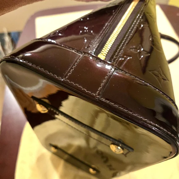 Louis Vuitton Alma GM Vernis Amarante Handbag - Picture 6 of 10